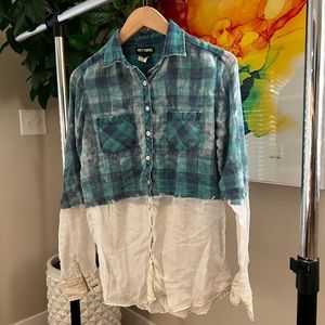 Hot topic button down